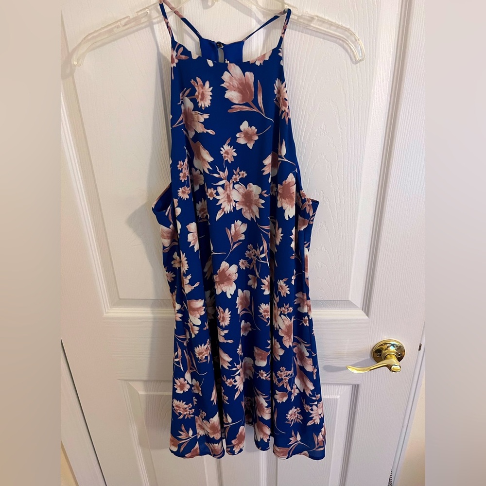 Bo Bel A-line Flowy Floral dress. Size Small. EUC!